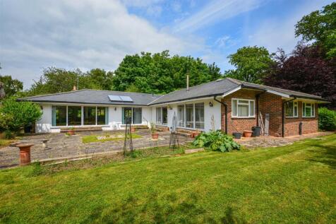 3 bedroom detached bungalow for sale