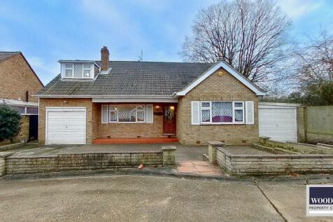 4 bedroom detached bungalow for sale