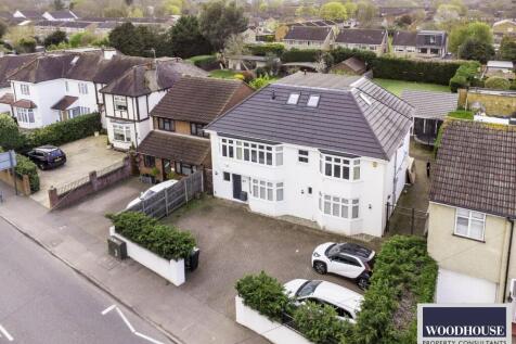 Churchgate Road, Cheshunt EN8 7 bed detached house for sale