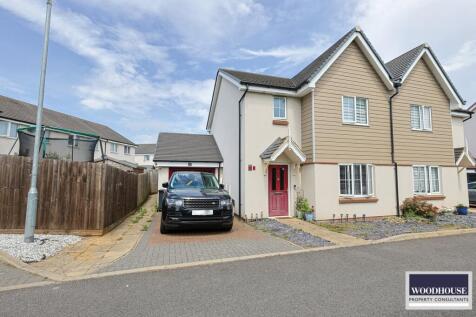 3 bedroom semi-detached house for sale