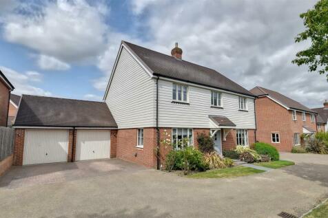 5 bedroom detached house for sale