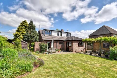 Woodchurch Road, Appledore 3 bed detached house for sale