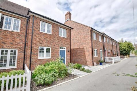 2 bedroom semi-detached house for sale