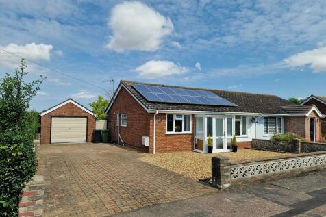 3 bedroom semi-detached bungalow for sale