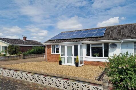 3 bedroom semi-detached bungalow for sale