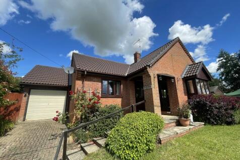 Redenhall Road, Harleston 2 bed detached bungalow for sale