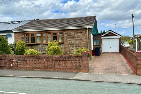 2 bedroom semi-detached bungalow for sale