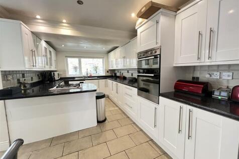 Llewelyn Street, Aberdare CF44 4 bed terraced house for sale