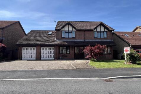 The Walk, Aberdare CF44 4 bed detached house for sale