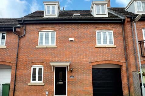 4 bedroom town house for sale