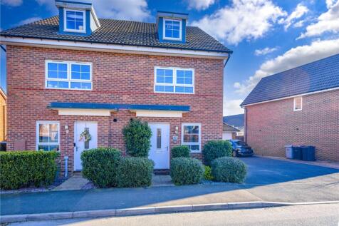 Musselburgh Way, Bourne, PE10 4 bed semi