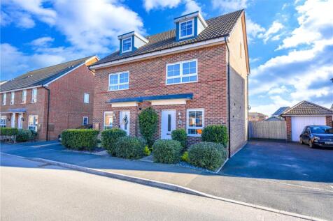 Musselburgh Way, Bourne, PE10 4 bed semi