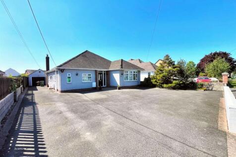 4 bedroom detached bungalow for sale