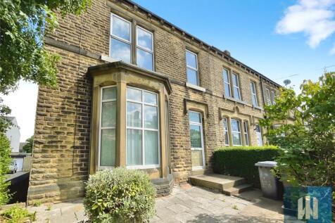 Broomfield Road, Marsh, Huddersfield... 4 bed end of terrace house for sale