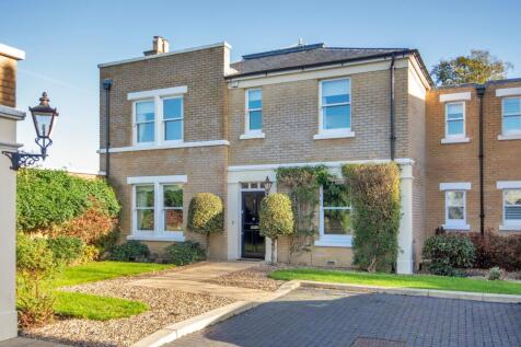 4 bedroom semi-detached house for sale