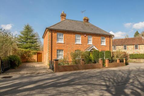 6 bedroom detached house for sale