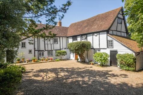 5 bedroom link detached house for sale
