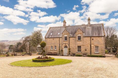 6 bedroom detached house for sale