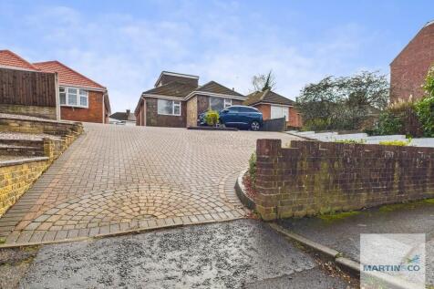 3 bedroom detached bungalow for sale
