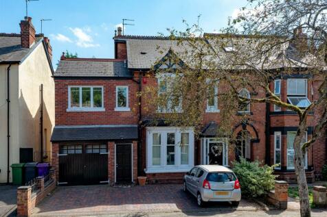 5 bedroom semi-detached house for sale