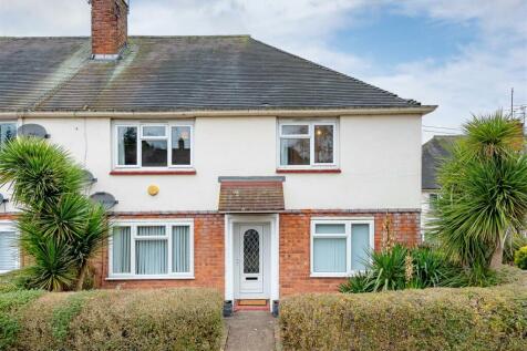 11 Lamb Crescent, Wombourne 1 bed flat for sale