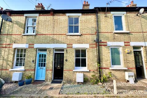 Lucan Road, Barnet, Hertfordshire, EN5 2 bed terraced house for sale