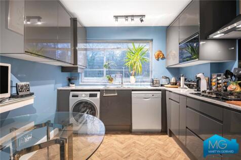 Warwick Gardens, Barnet, EN5 3 bed terraced house for sale