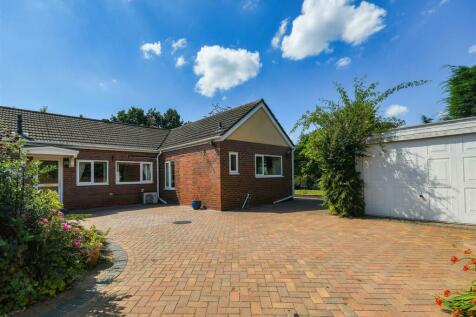 2 bedroom semi-detached bungalow for sale