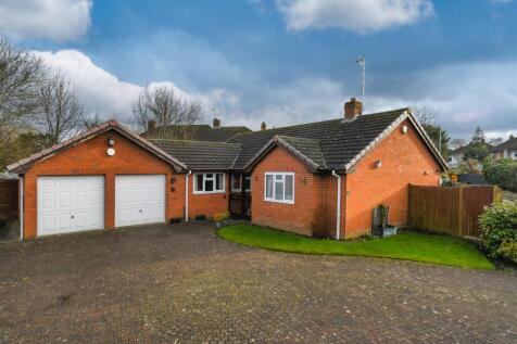 3 bedroom detached bungalow for sale