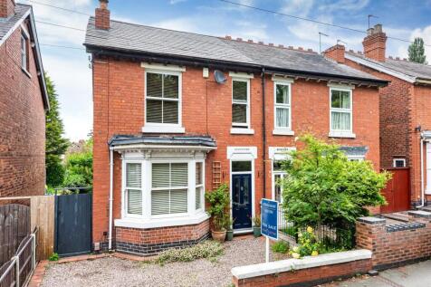 53 Finchfield Road, Finchfield... 4 bed semi