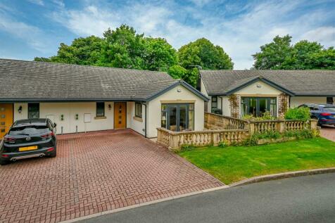 2 bedroom semi-detached bungalow for sale