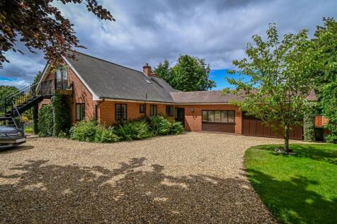 Orchard Bungalow, Hilton, Bridgnorth 4 bed detached bungalow for sale