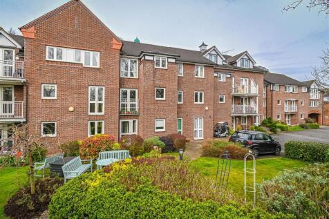 26 Lavington Court, Underhill Street... 1 bed retirement property for sale