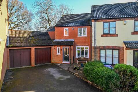 8 Danesbrook, Claverley, Wolverhampton 3 bed end of terrace house for sale