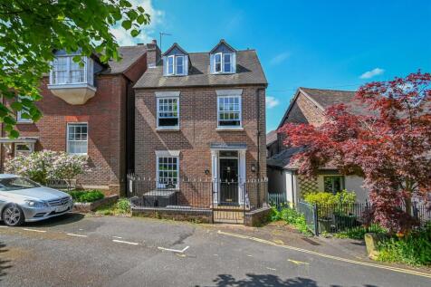 25 St. Leonards Close, Bridgnorth 3 bed detached house for sale
