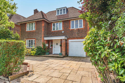 5 bedroom detached house for sale