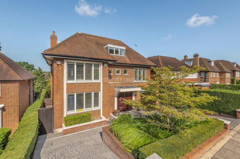 6 bedroom detached house for sale