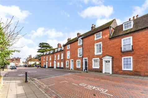 Westgate, Chichester, West Sussex, PO19 2 bed terraced house for sale