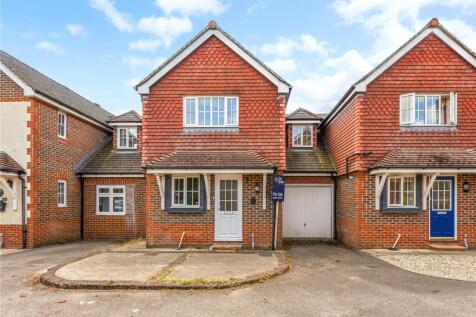 Palmers Field Avenue, Chichester... 3 bed link detached house for sale