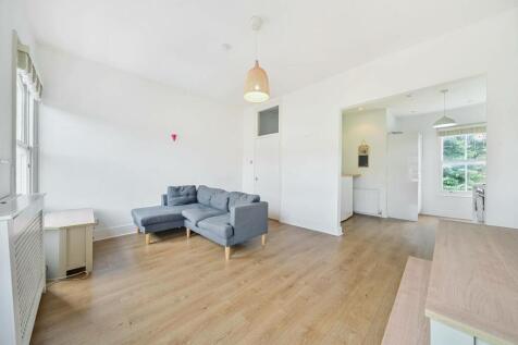 3 bedroom flat for sale