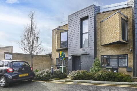 Rodmill Lane, Brixton Hill, LONDON, SW2 2 bed end of terrace house for sale