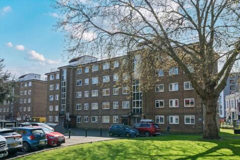 Stockwell Road, Brixton, London, SW9 3 bed flat for sale