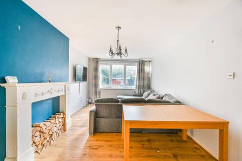 Atwater Close, Brixton, London, SW2 3 bed maisonette for sale
