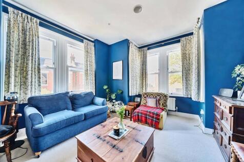 2 bedroom maisonette for sale