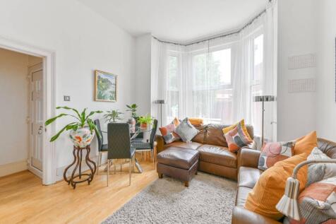Stockwell Road, Stockwell, London, SW9 2 bed flat for sale