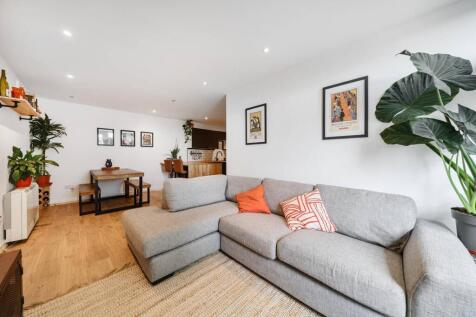 NEW PARK ROAD, Brixton, London, SW2 2 bed flat for sale