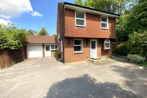 Grenehurst Way, Petersfield, Hampshire 4 bed detached house for sale