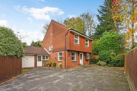 Grenehurst Way, Petersfield, Hampshire 4 bed detached house for sale