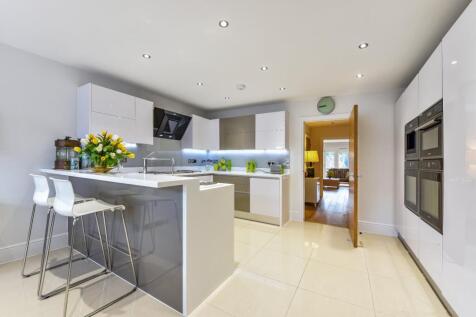 4 bedroom semi-detached house for sale