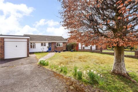 Patricks Copse Road, Liss, Hampshire 2 bed bungalow for sale